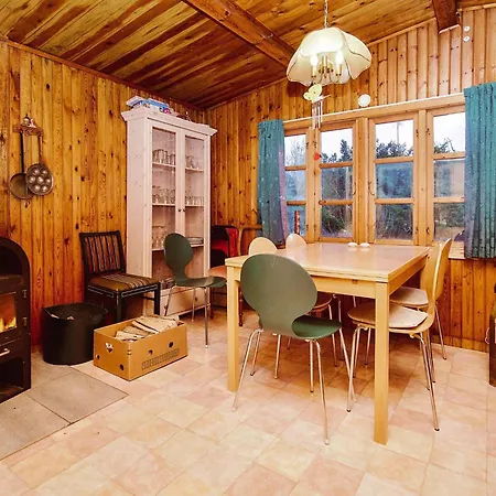 Hébergement de vacances Two-bedroom In 2